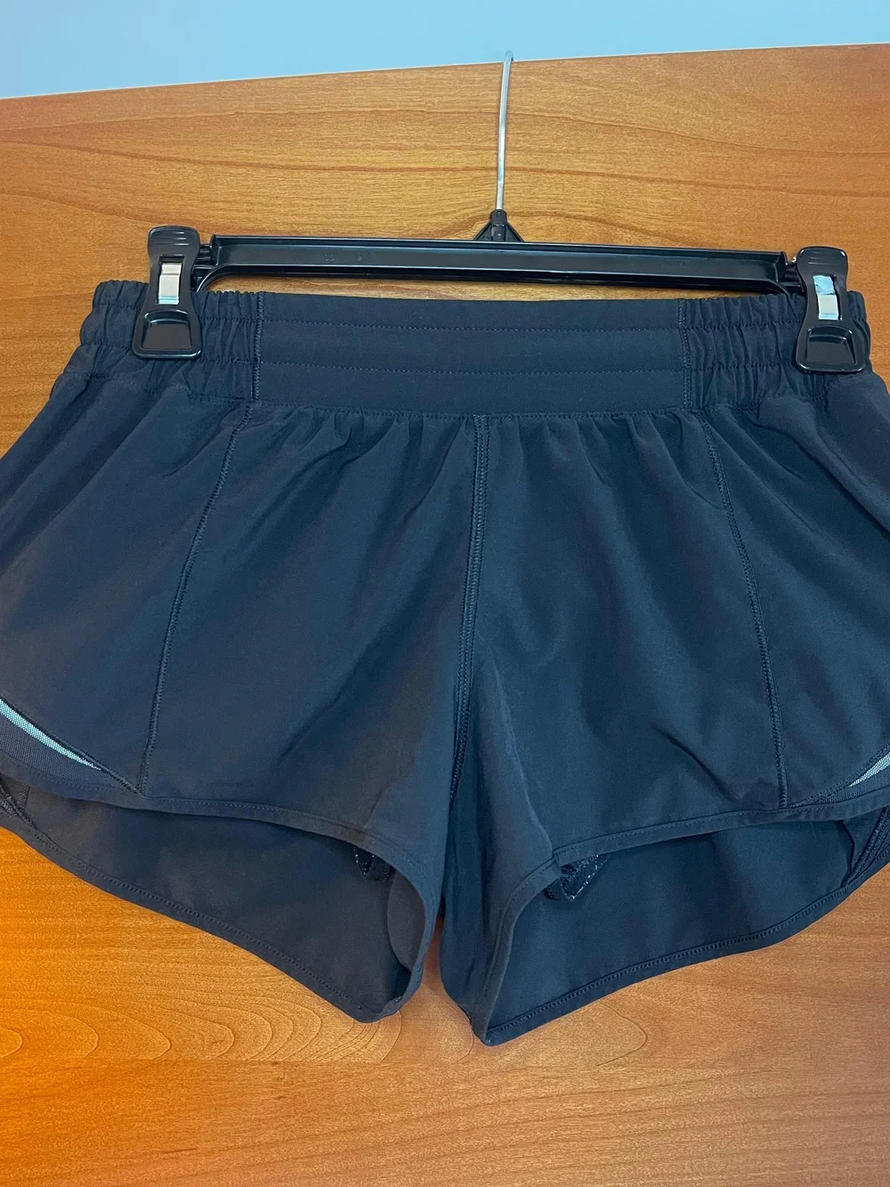 Lululemon Hotty Hot Low-Rise Lined Short 2.5